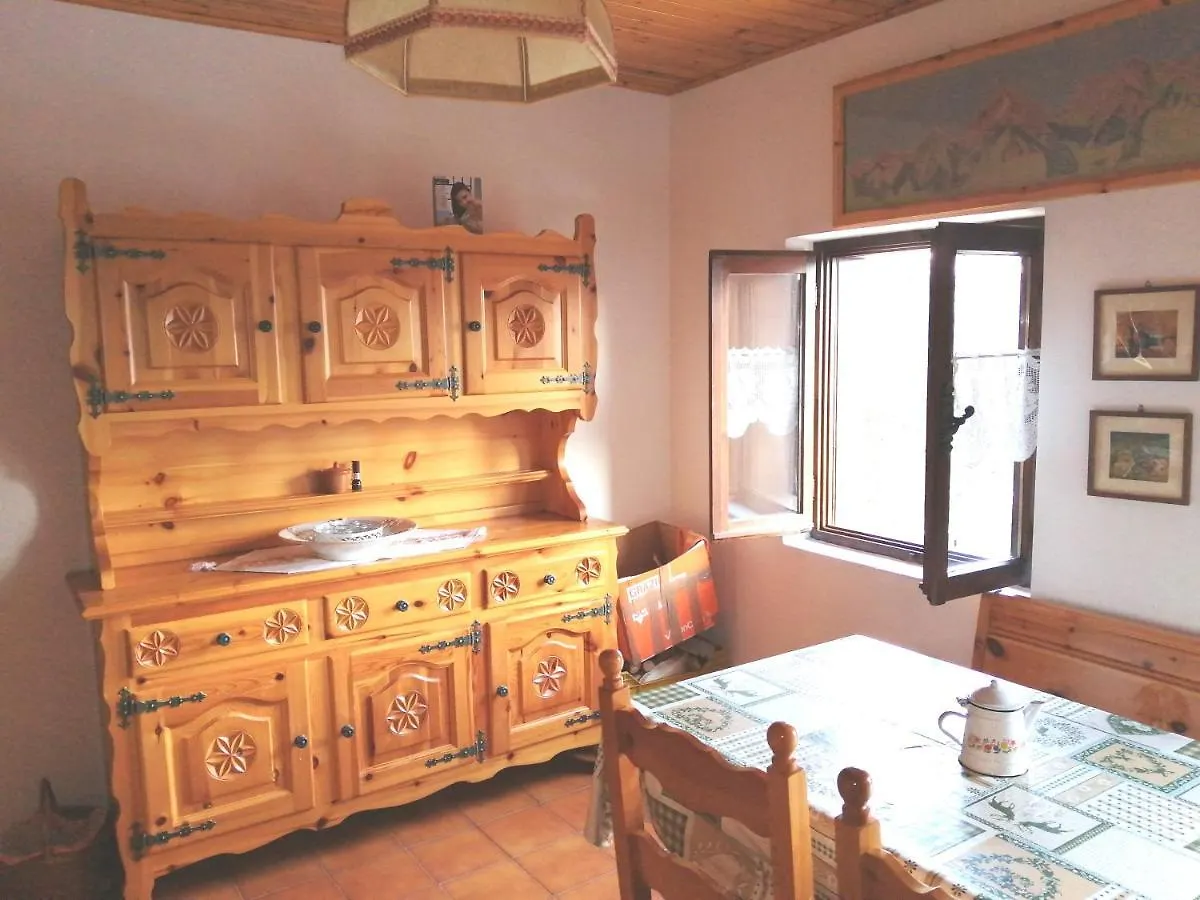 Residenze Dolomitiche La Casa Di Montagna Apartment Pozzale Italy